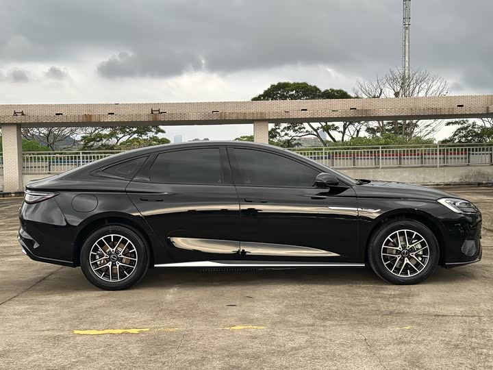 BYD Seal 07 DM-i Hybrid 2025 2025款 DM-i 1.5L 70km 精英型