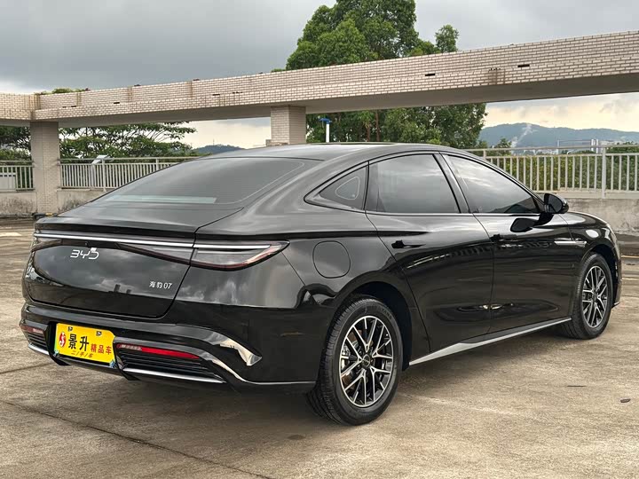 BYD Seal 07 DM-i Hybrid 2025 2025款 DM-i 1.5L 70km 精英型