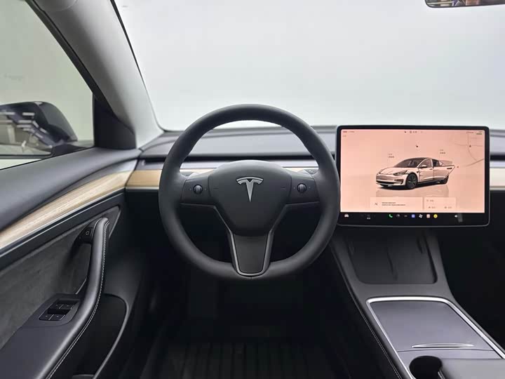 Photo 6 - Tesla Model 3