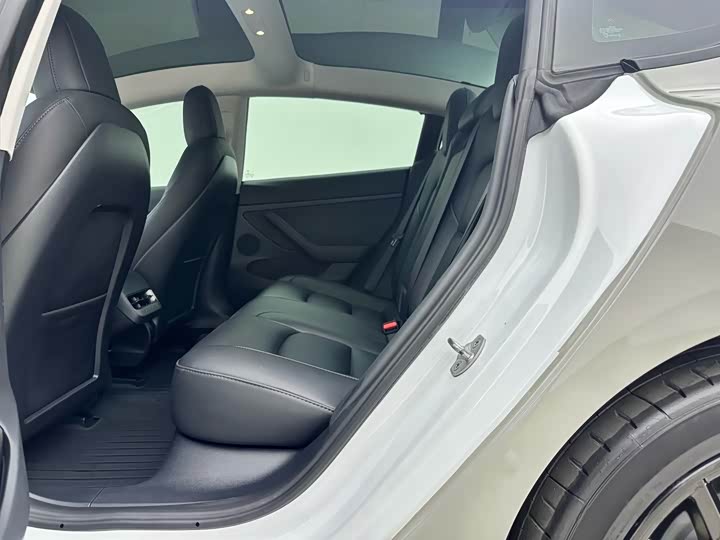 Photo 7 - Tesla Model 3