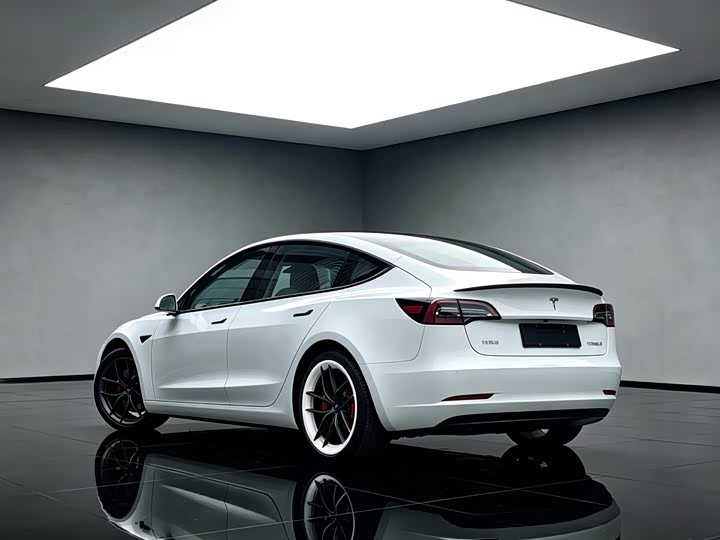 Photo 8 - Tesla Model 3