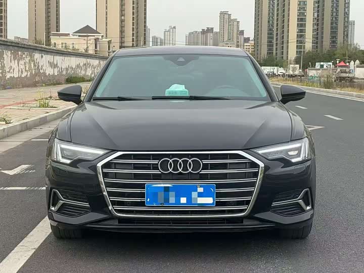 Фото 2 - Audi A6L