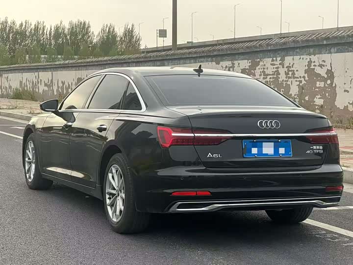 Фото 7 - Audi A6L