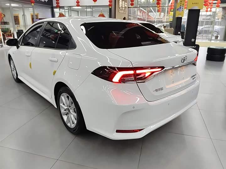 Toyota Corolla 2024 2024款 1.8L 智能电混双擎 精英版