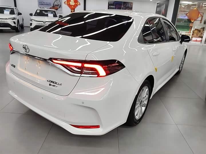 Toyota Corolla 2024 2024款 1.8L 智能电混双擎 精英版