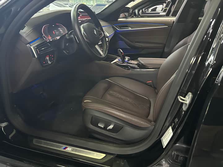 Photo 5 - BMW 5 Series