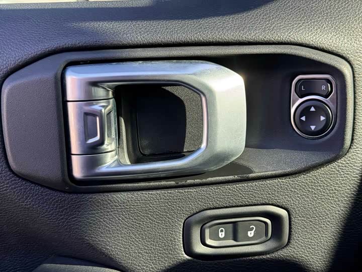 Jeep Gladiator 2022 2022款 3.6L 先行版