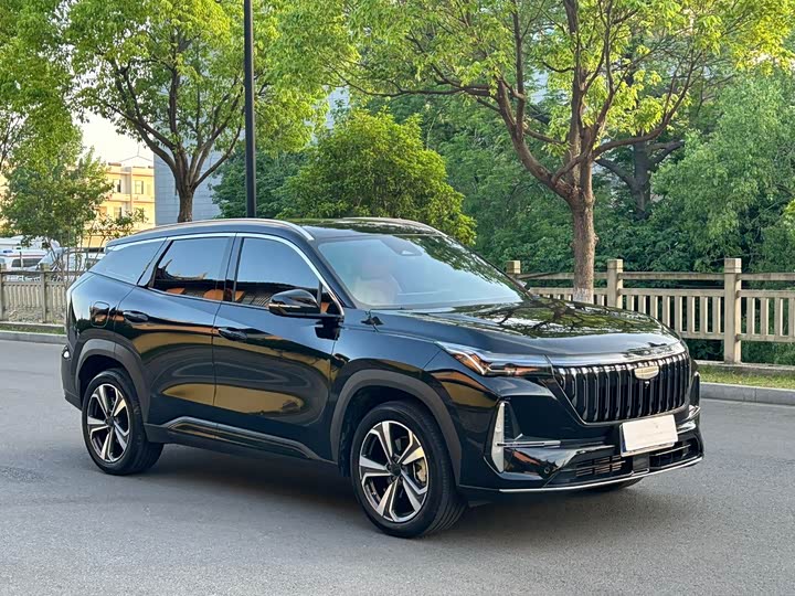 Фото 3 - Geely Atlas L