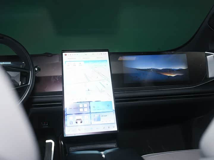 HiPhi Y 2023 2023款 560km 先锋版