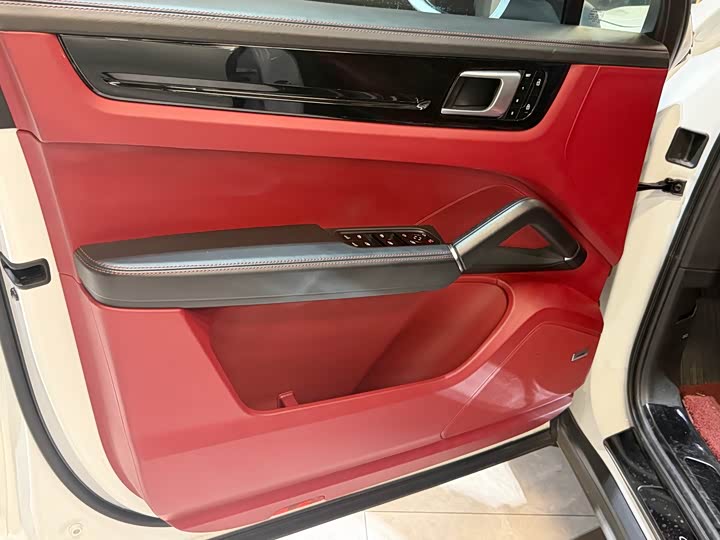 Фото 7 - Porsche Cayenne