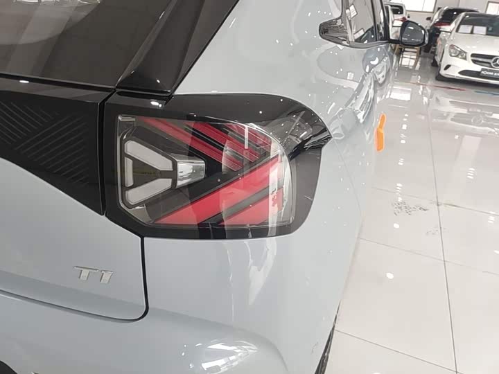 BAIC Arcfox T1 2025 2025款 425 MAX
