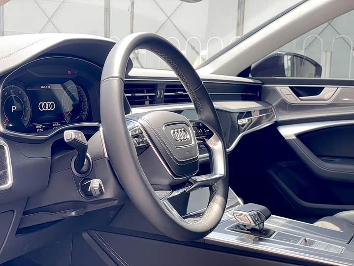 2025 Audi A7L