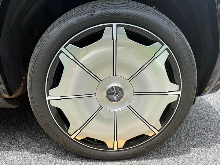 BYD Yangwang U8 2025 2025款 鼎世版