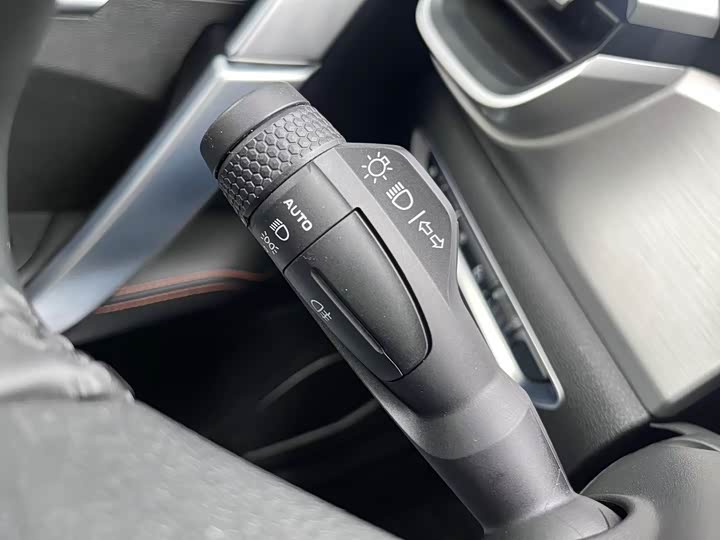 Geely Coolray 2023 2023款 1.5T DCT铂金版