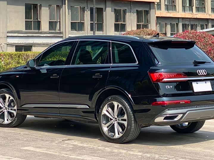 Audi Q7 2021 2021款 55 TFSI quattro S line尊贵型