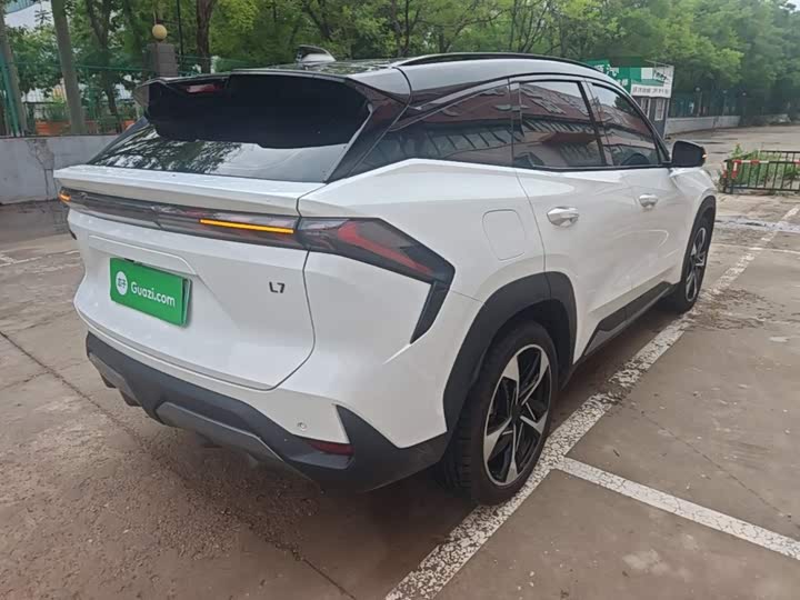 Фото 7 - Geely Galaxy L7