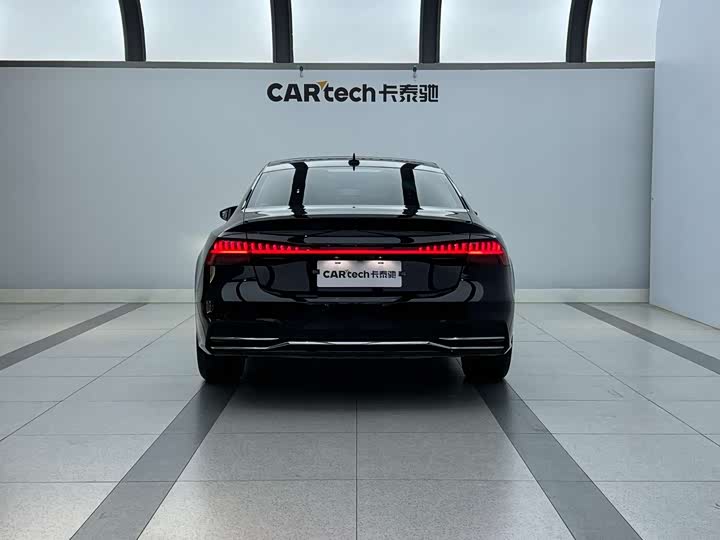 Фото 2 - Audi A7L