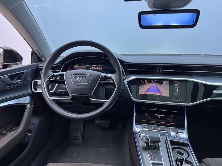 Фото 8 - Audi A7L