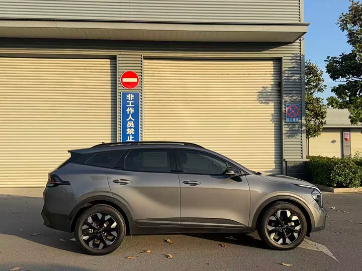 Kia Sportage 2023 2023款 2.0T 两驱尊贵版