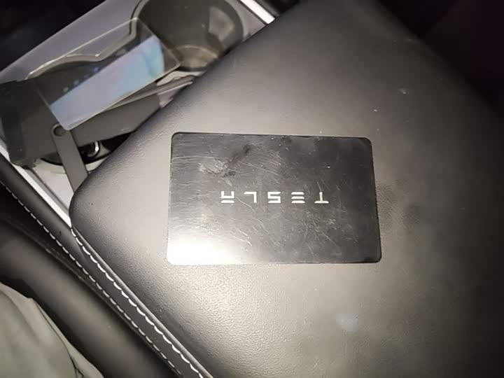 Фото 9 - Tesla Model 3