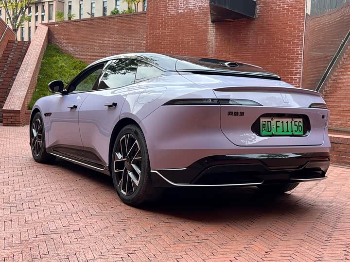 2025 Avatr 06