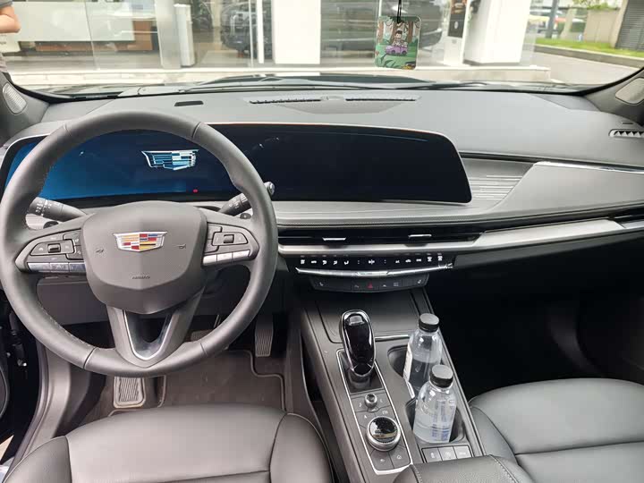 Cadillac XT4 2024 2024款 28T 两驱豪华型