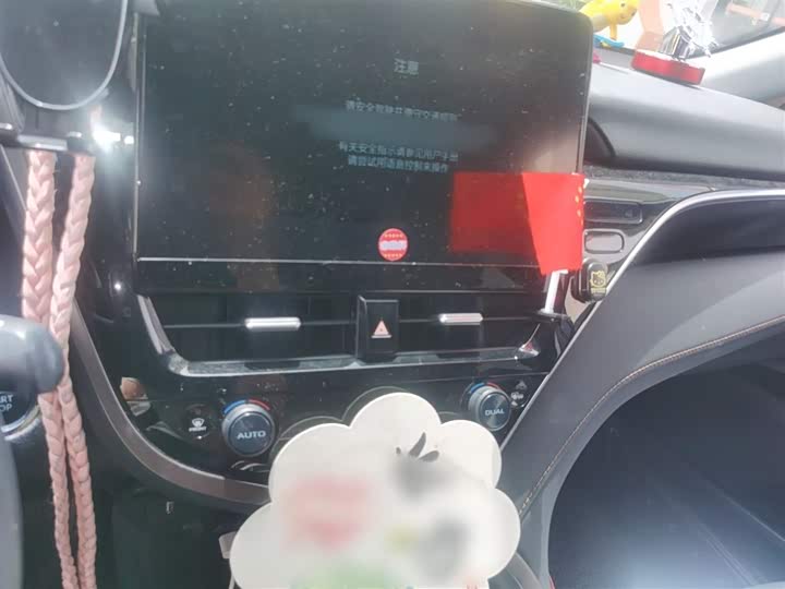 Фото 6 - Toyota Camry