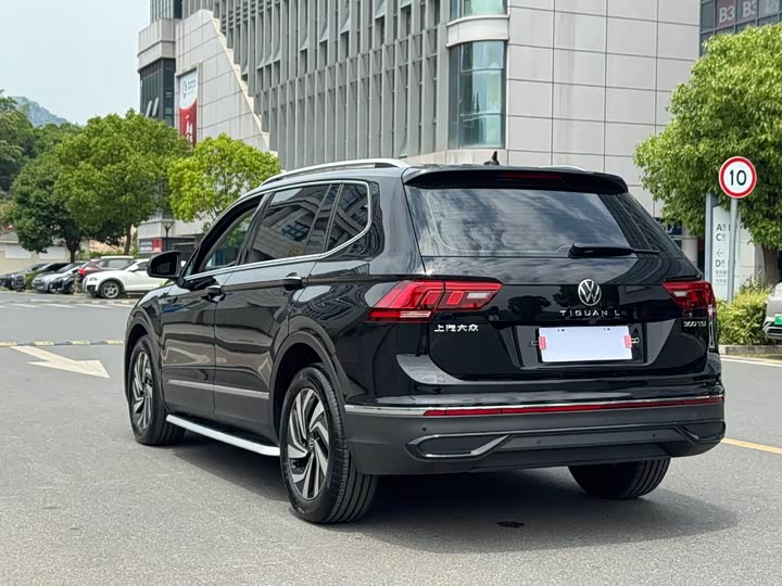 Volkswagen Tiguan L Pro 2025 2025款 出众款 300TSI 自动两驱龙腾版