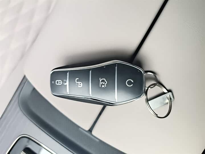 BYD Han 2025 2025款 DM-i 智驾版 125KM舒适型