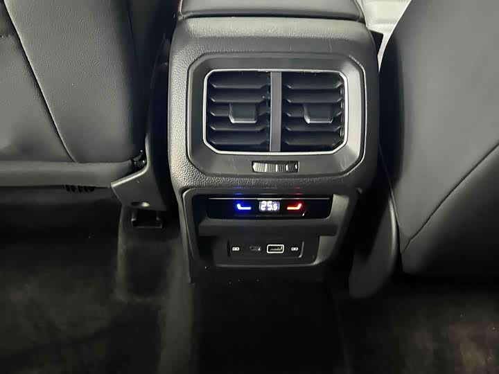Volkswagen Tiguan X 2022 2022款 330TSI 两驱旗舰版