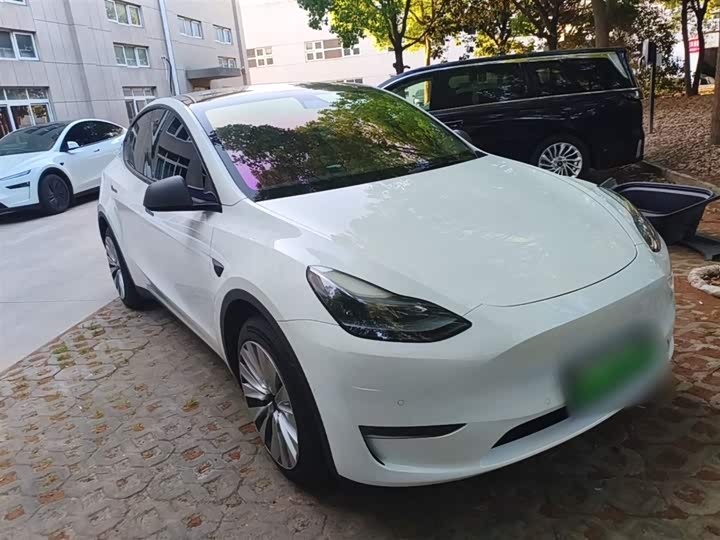 Фото 4 - Tesla Model Y