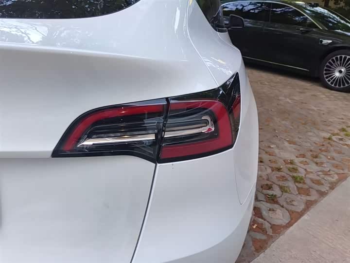 Фото 8 - Tesla Model Y