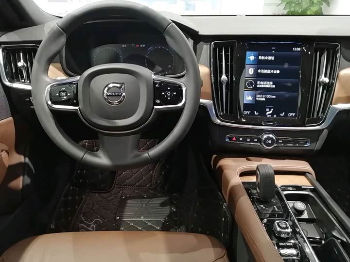 Фото 13 - Volvo S90