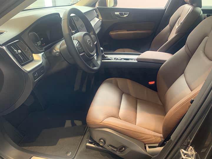 Фото 15 - Volvo S90