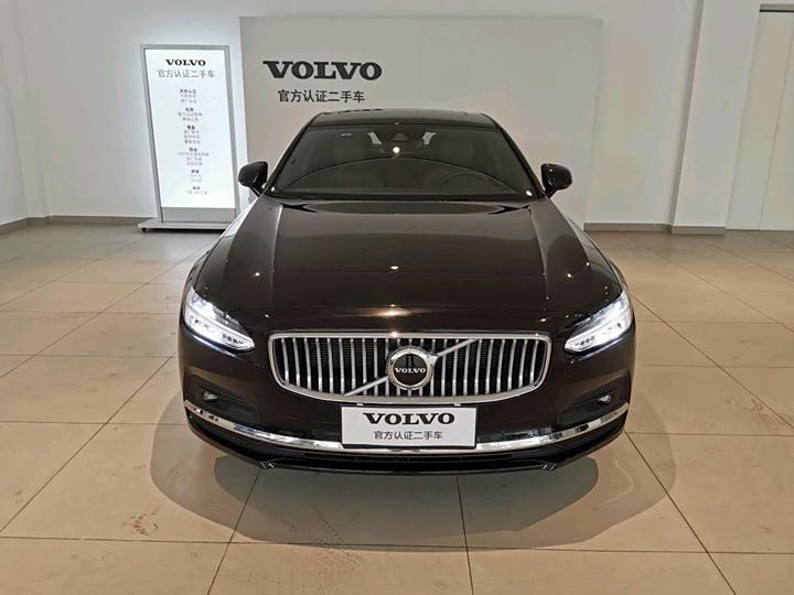 Фото 2 - Volvo S90