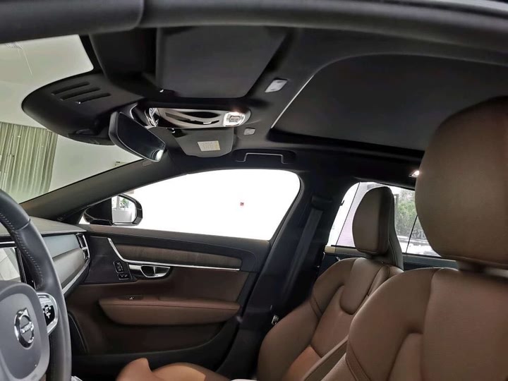 Фото 6 - Volvo S90