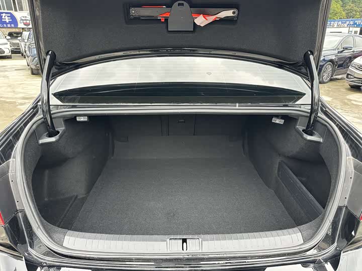 Фото 8 - Volkswagen Magotan