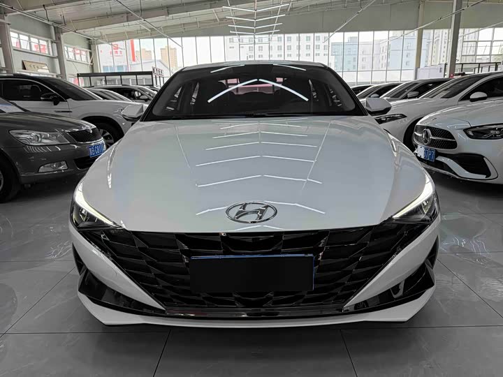 Фото 2 - Hyundai Elantra N line
