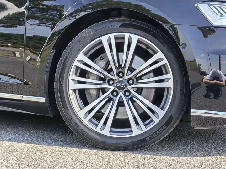 Audi A8 2021 2021款 A8L 55 TFSI quattro 尊贵型