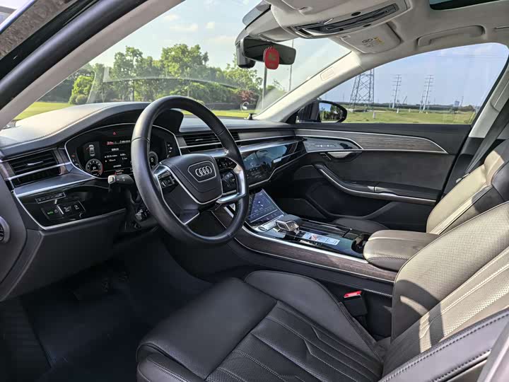 Audi A8 2021 2021款 A8L 55 TFSI quattro 尊贵型