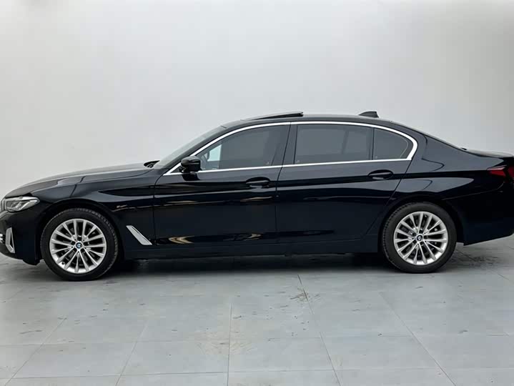 Фото 3 - BMW 5 Series