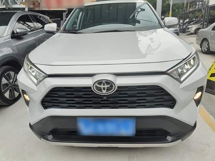 Photo 3 - Toyota RAV4