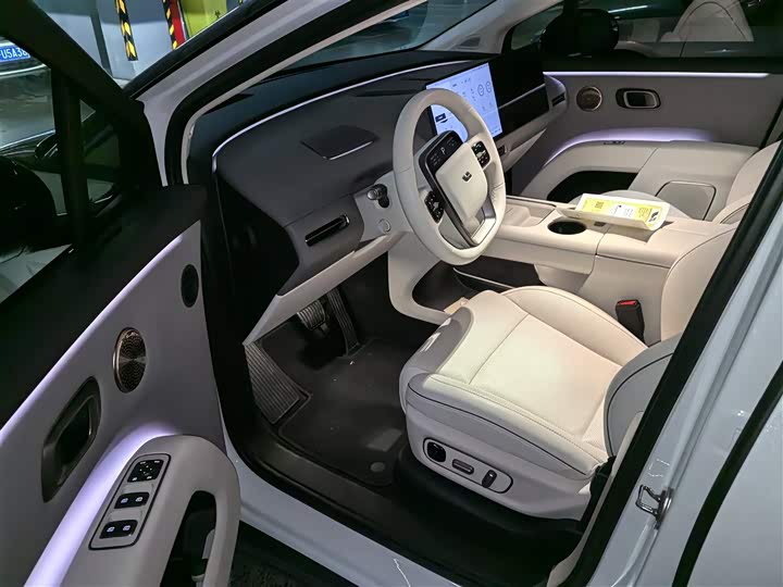 LiXiang i8 2025 2025款 标准版