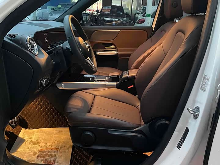 Mercedes-Benz GLB-Class 2022 2022款 GLB 220 动感型