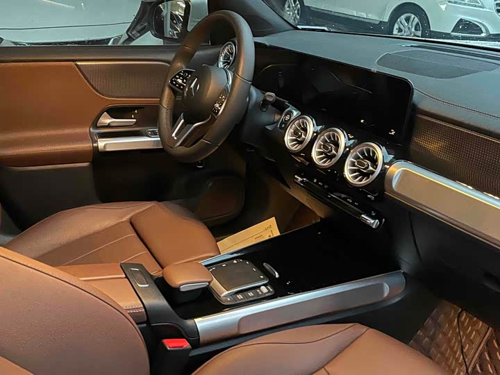 Mercedes-Benz GLB-Class 2022 2022款 GLB 220 动感型