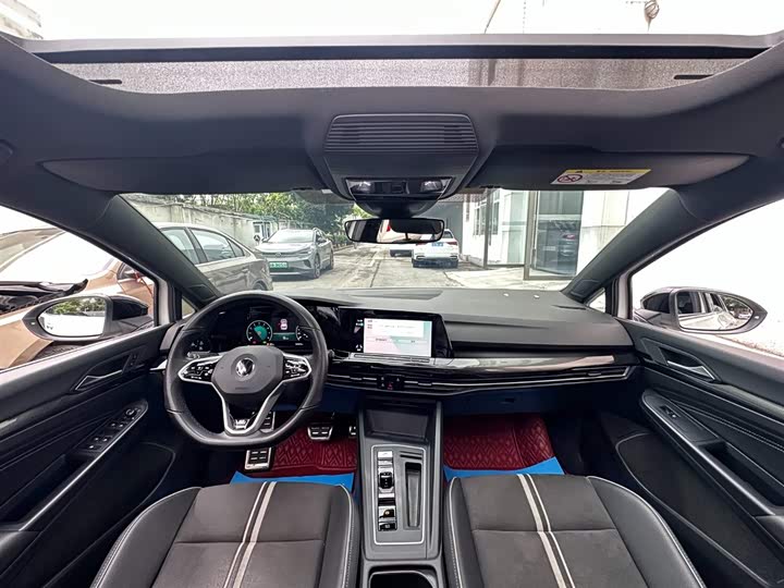 Фото 7 - Volkswagen Golf