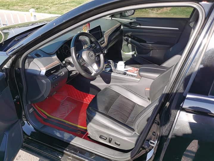 Zdjęcie 9 - Nissan Teana