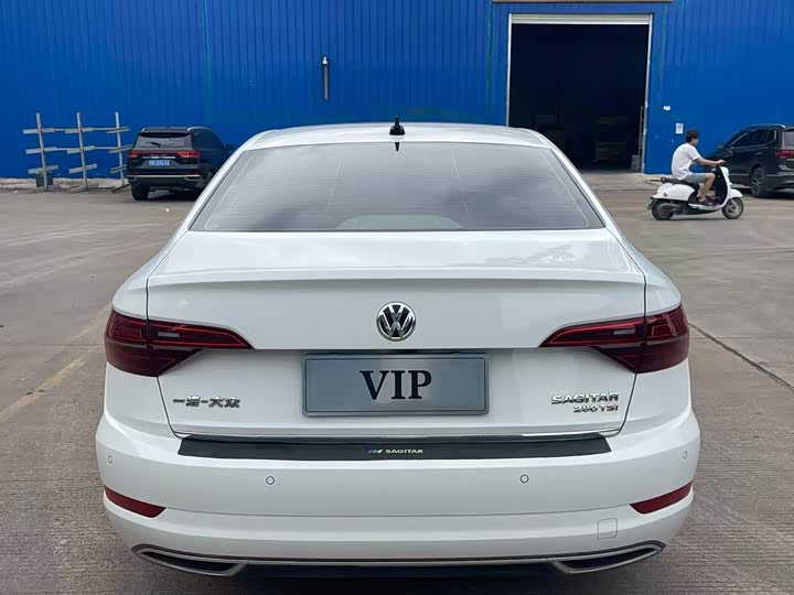Фото 4 - Volkswagen Sagitar L