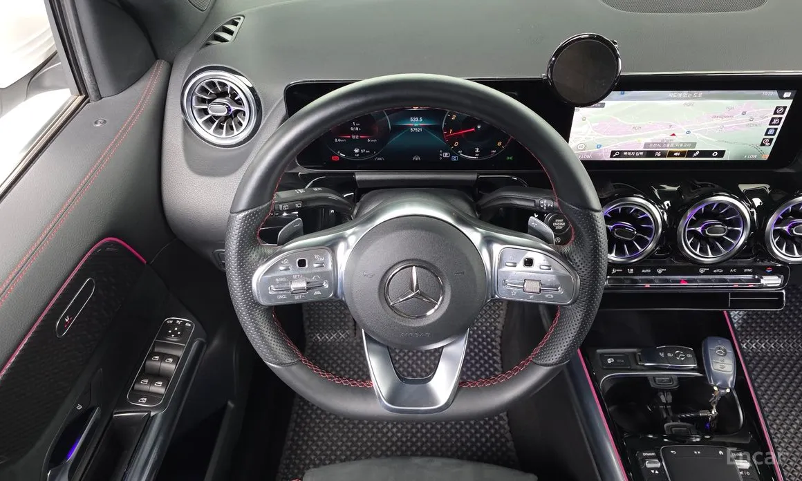 Фото 13 - Mercedes-Benz GLA-Class