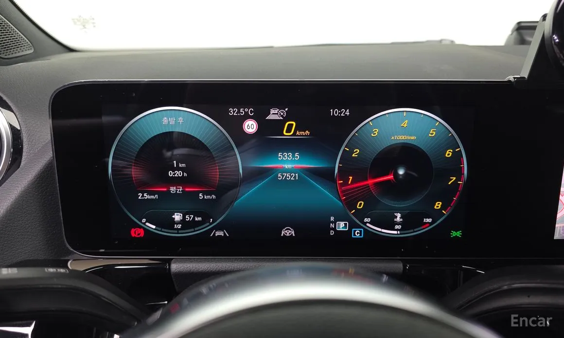 Фото 8 - Mercedes-Benz GLA-Class